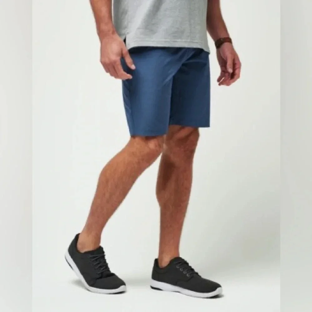 TravisMathew Mens Blue Performance Golf Shorts Stretch Quick Dry Size 36